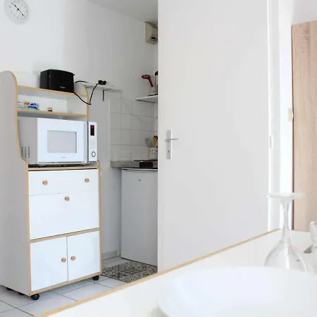Apartment Appartement La Rochelle, 1 Piece, 3 Personnes - Fr-1-246-568